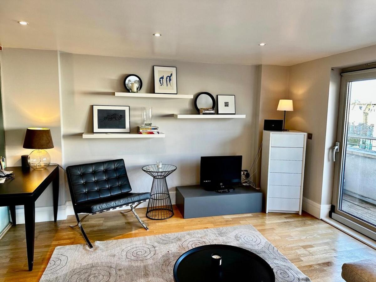 Luxury 1 Bed Flat With Parking, Clapham Junction Apartment *